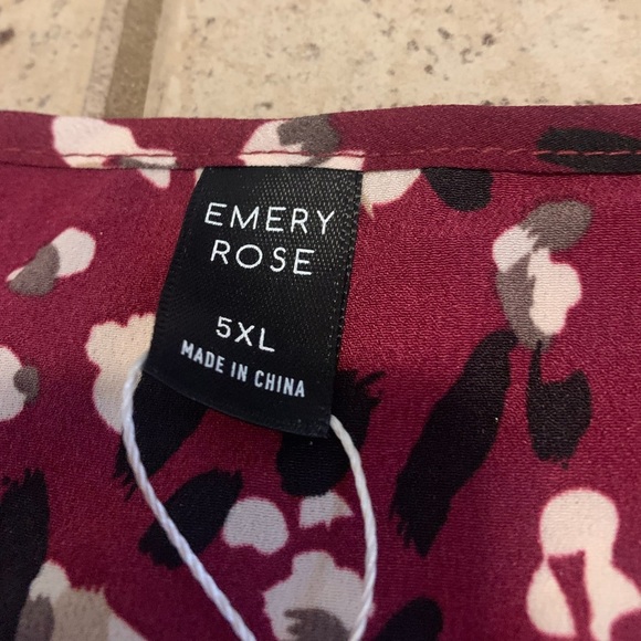 Emery Rose Burgundy Animal Print Short Sleeve Blouse 5XL NWT - Picture 4 of 6